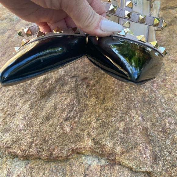 Tan/Black authentic Valentino Garavani rockstud pumps heels that banging combo ! - Picture 3 of 11